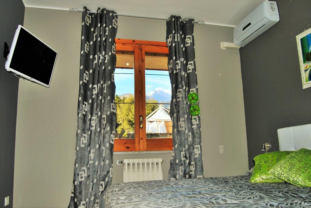 Etna En Vie Bed and Breakfast Zafferana Etnea Δωμάτιο φωτογραφία