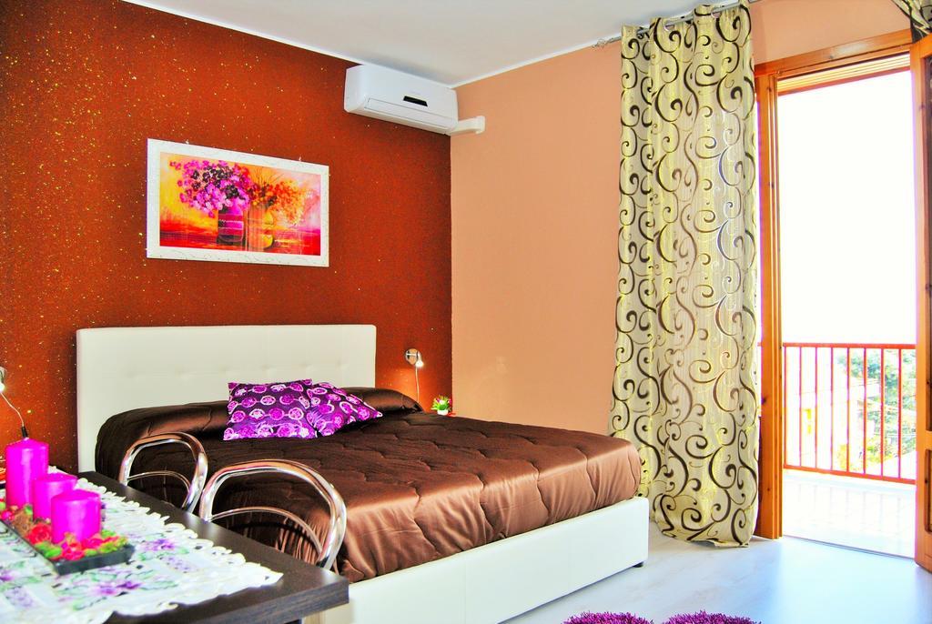 Etna En Vie Bed and Breakfast Zafferana Etnea Δωμάτιο φωτογραφία